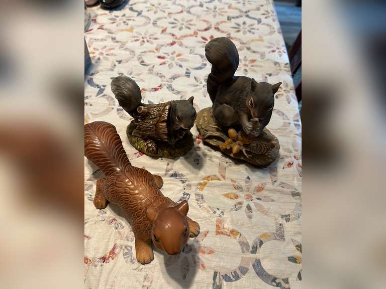 Squirrel figurines