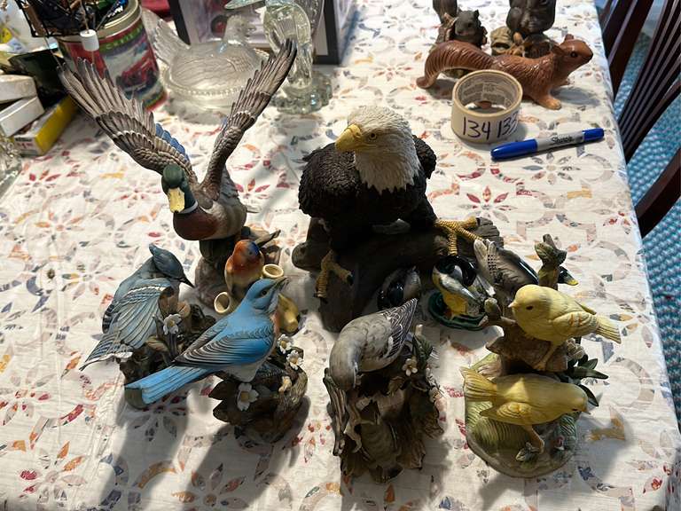 Bird figurines