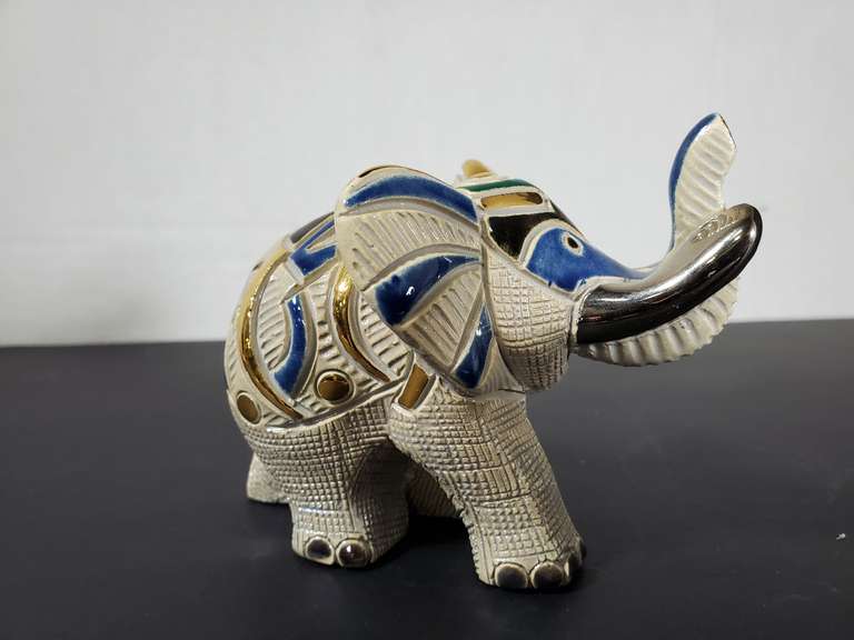 De Rosa Elephant Hand Carved