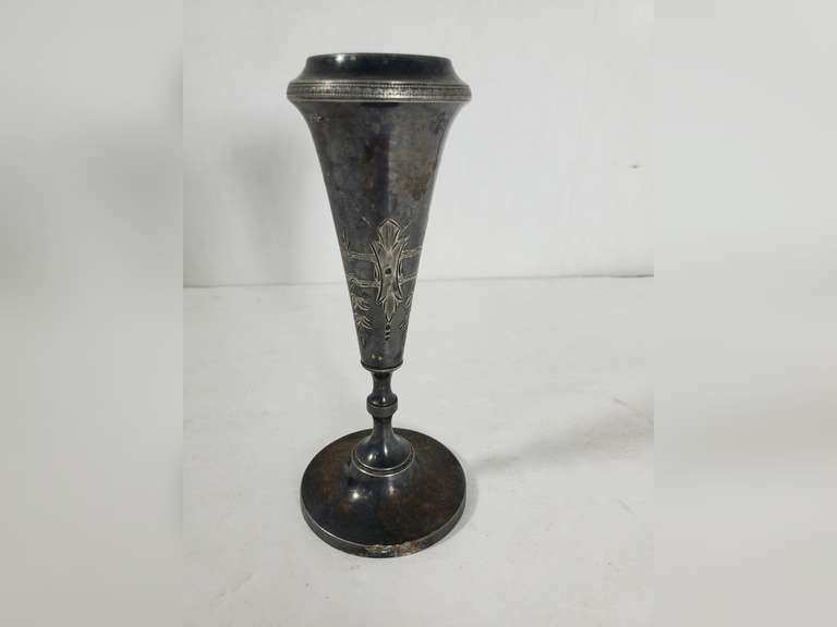 Meridan Co Silver Plated Bud Vase