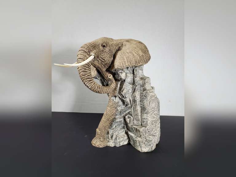 Sculpture Elephant Thunder - Thunder Portal.