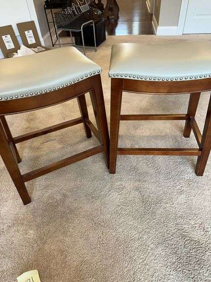 2 counter stools