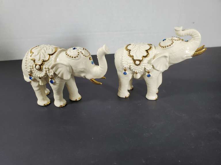 Lenox Porcelain Bejeweled Elephants Salt & Pepper Shakers.