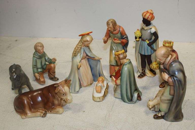 Hummel Nativity Figures