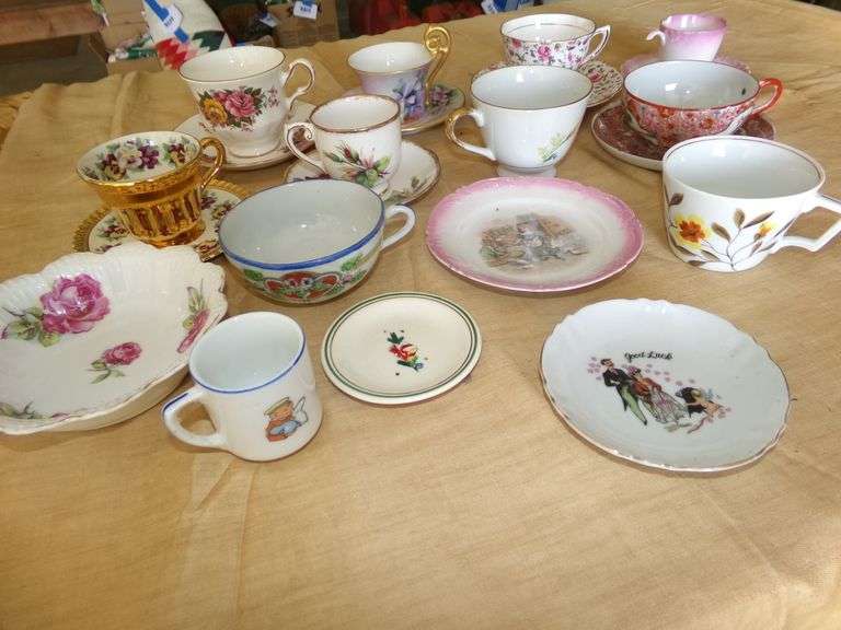 Tea Cups & Saucers