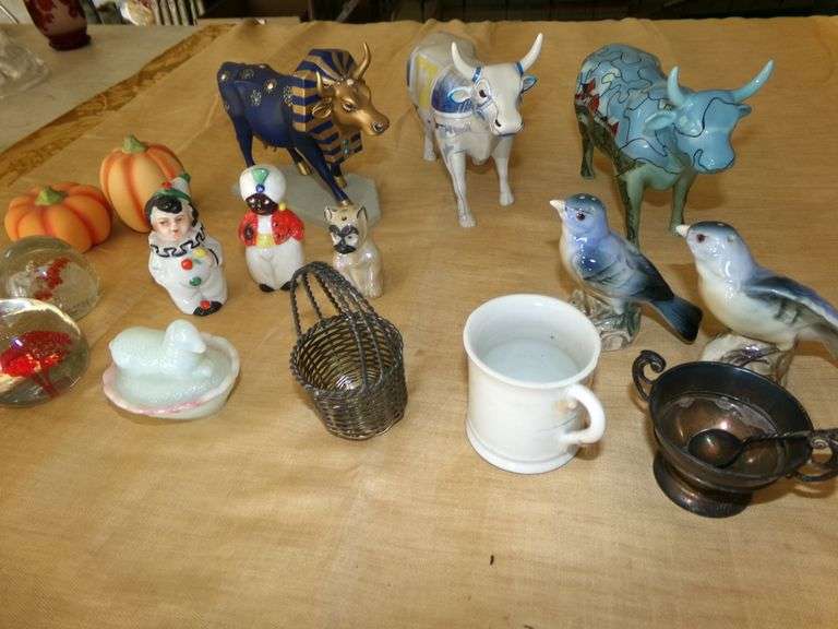 Figurines, Salt & Peppers