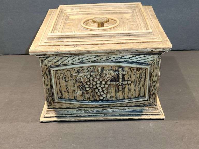 Plastic Box with Lid - Decorated.