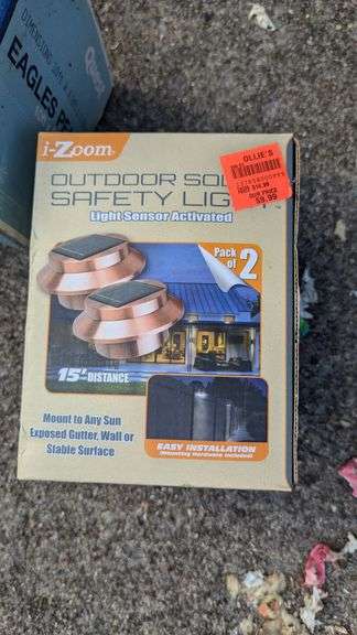 Outdoor solar safety light