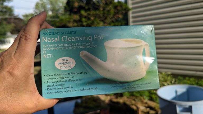 Nasal cleaning pot
