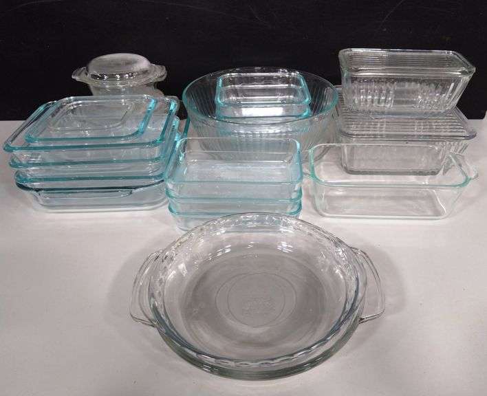 Assorted bakeware