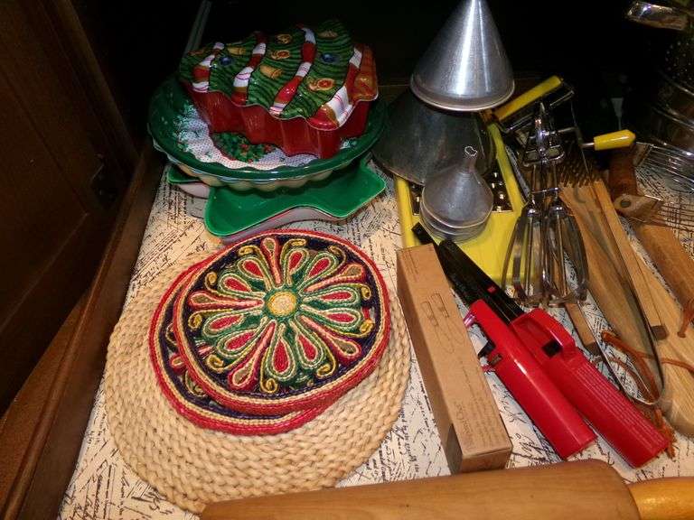 Kitchen Cabinets Contents