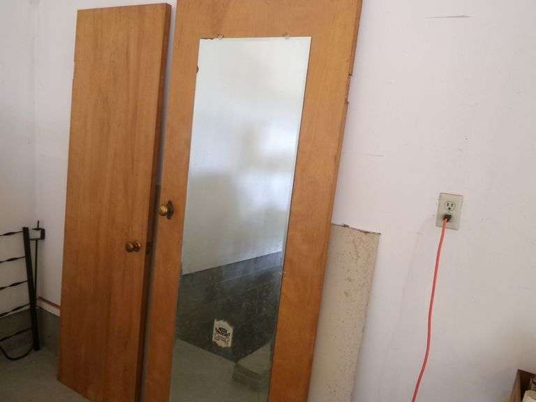 2 Doors With A Mirror