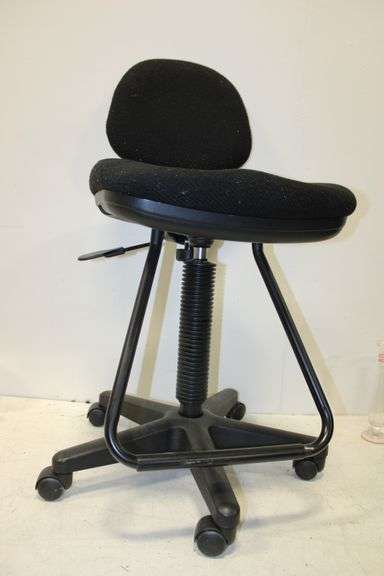 Adjustable Drafting Stool