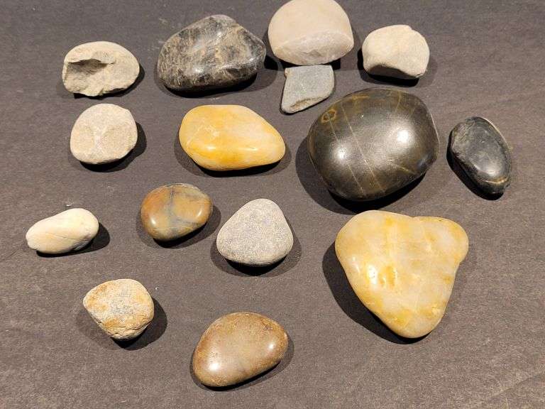 Rocks Collection - Smooth rocks - and Quarts(?)