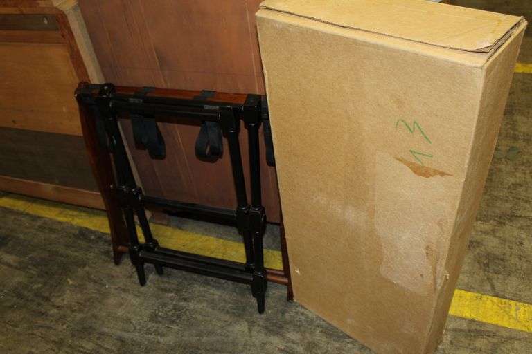 Tray Jacks & Table Pads