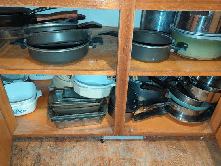 Various Bakeware and Cookware