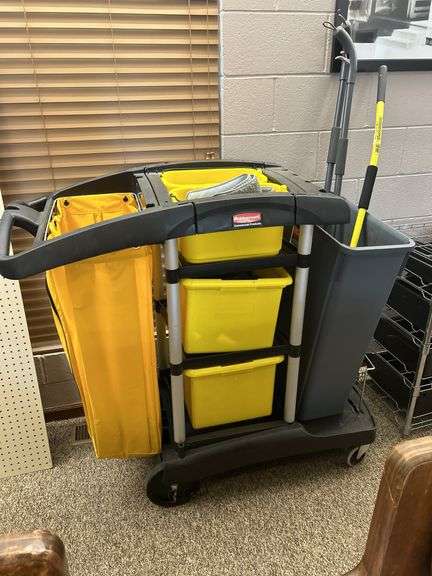 Rubbermaid Janitors Cart