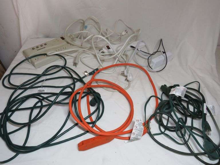 Extension Cords & Power Strips