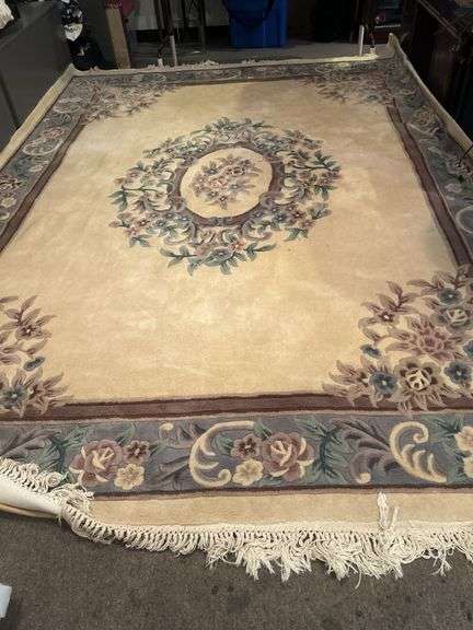 Pretty Wool Area Rug