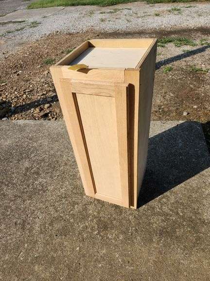 Wall cabinet 12.5" x 13" x 30"