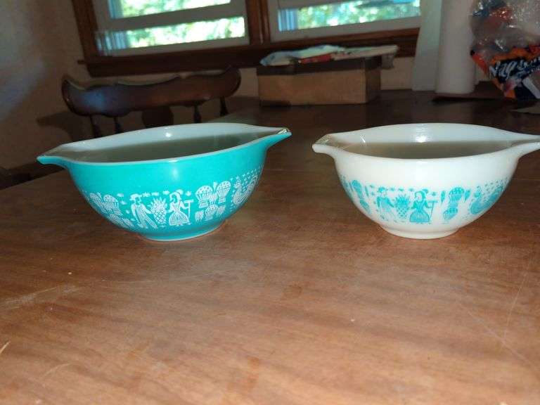 1960s Pyrex Amish Butterprint Cinderella Mixing Bowls