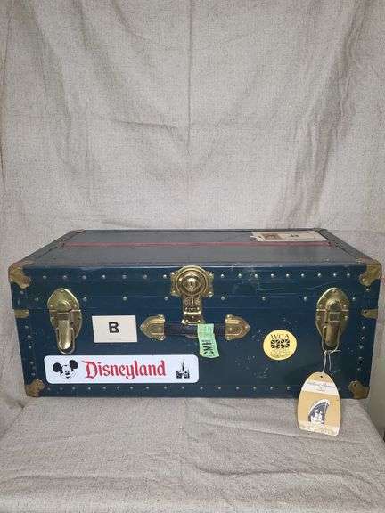 Traveling Trunk