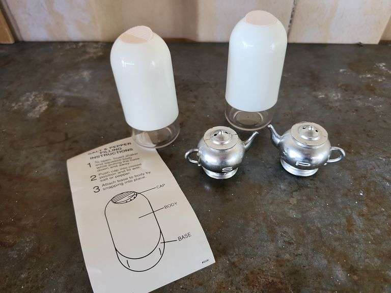 Metal & Plastic Shaker Sets  (1 missing cork)