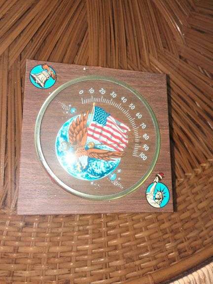 Vintage USA Theme Wooden Wall Hanging Thermometer