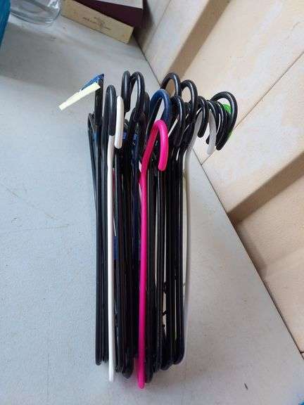20 Plastic Hangers