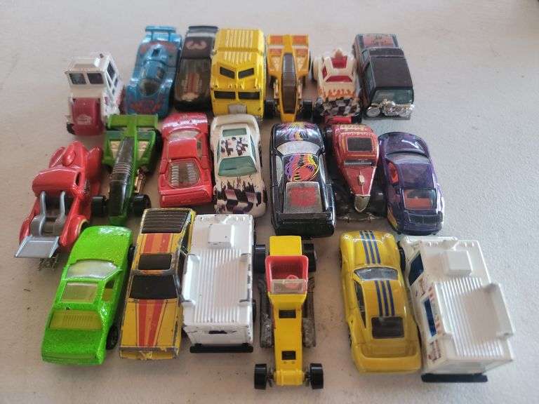 20 Assorted Hot Wheels