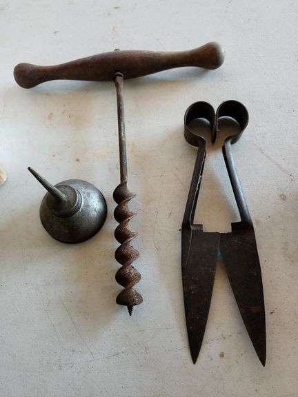 Vtg. Oiler, Sheep Sheers, & T Handle Auger