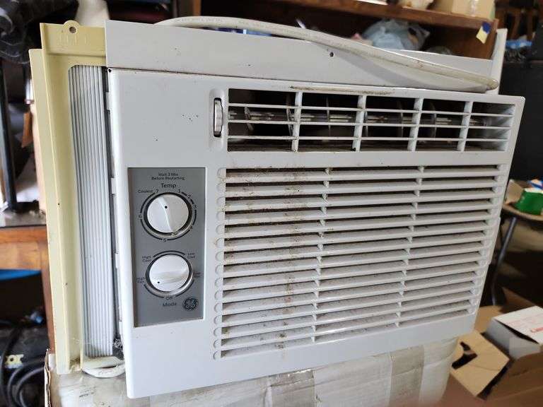GE Window AC Unit Model AEY05LSW1