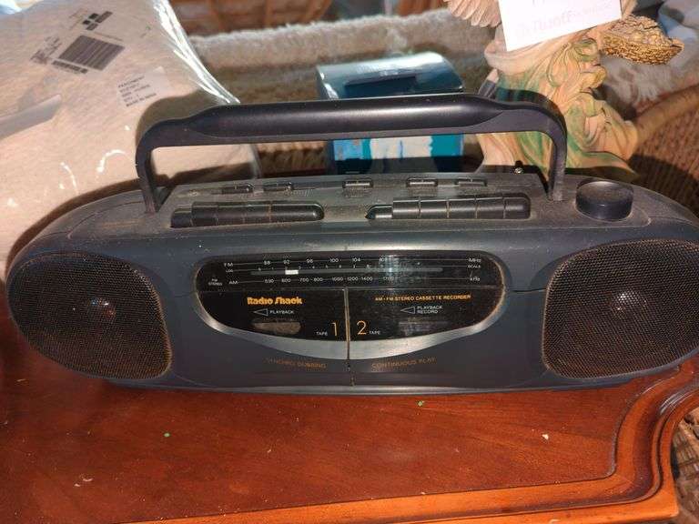 Radio Shack AM/FM Radio with Cassette Player