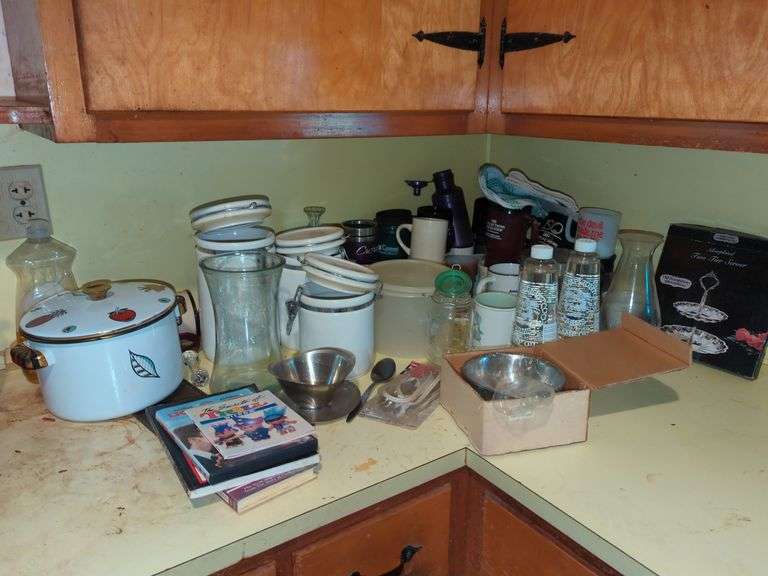 Collection of Various Kitchenware