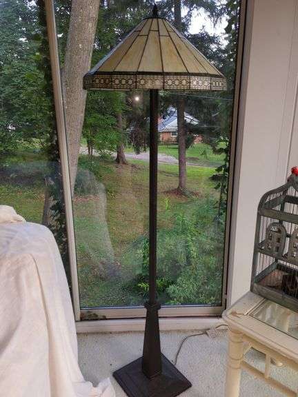 Arts & Crafts Style Slag Glass Floor lamp