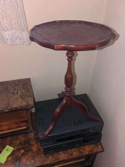 Antique Pie Crust Mahogany Accent Table
