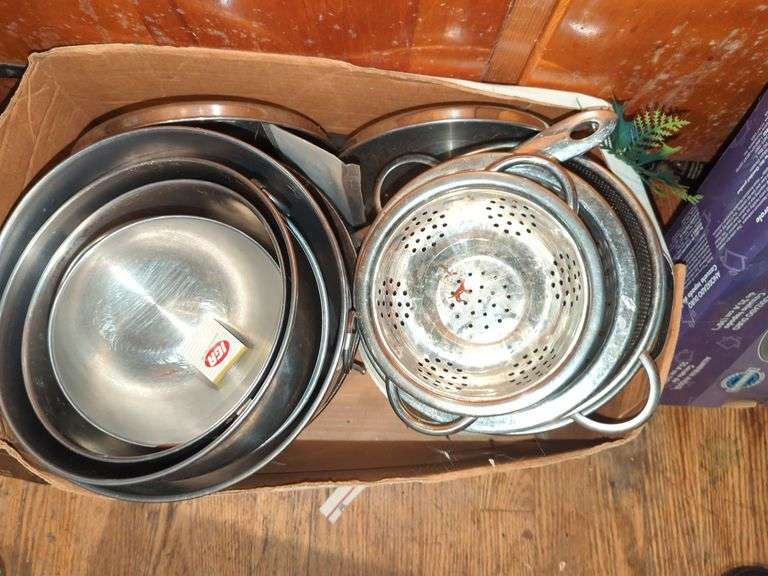 Stainless Steel Mixing Bowls Colanders and More