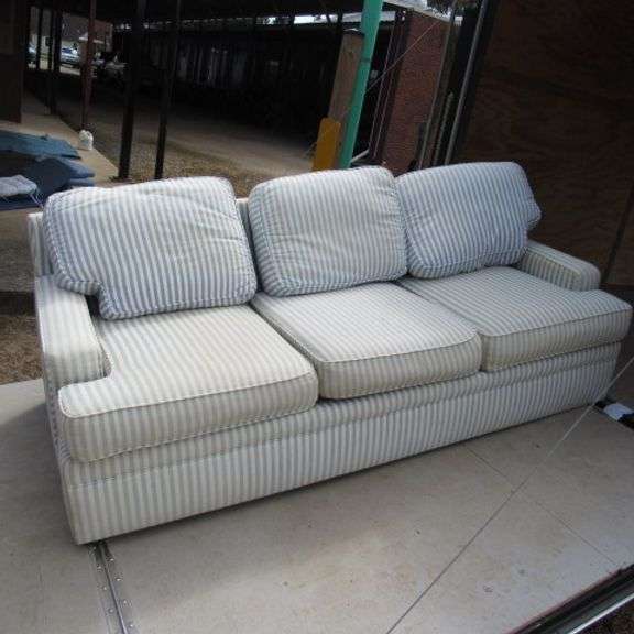 Lazarus Sofa Selig