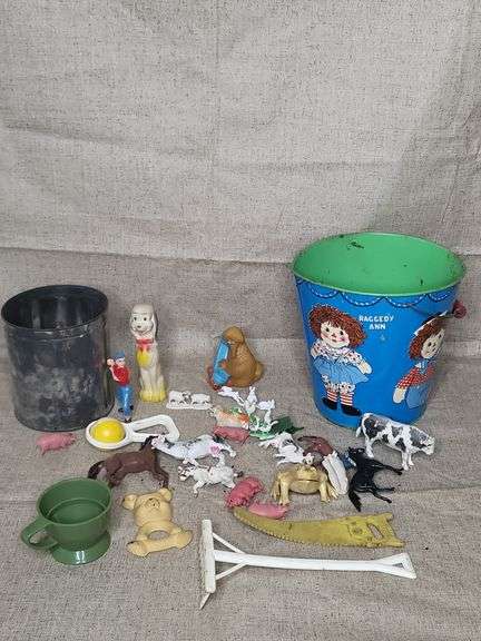 Raggedy Ann Tin pale