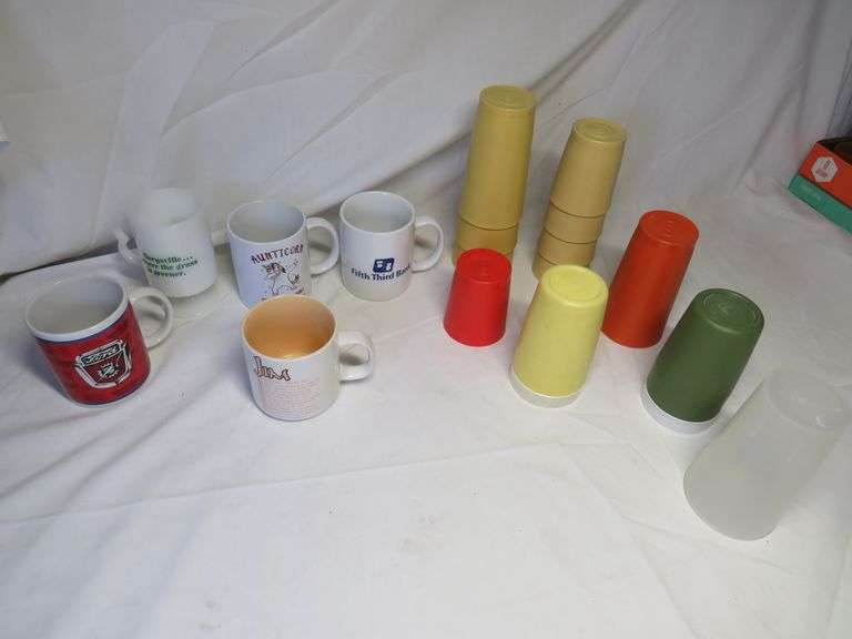Mugs/Plasticware