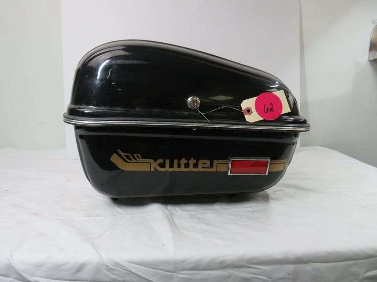 Kutter Trunk with key