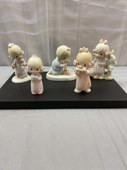 Precious Moments Figurines