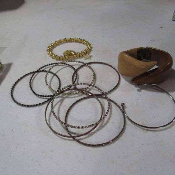 10 Bracelets