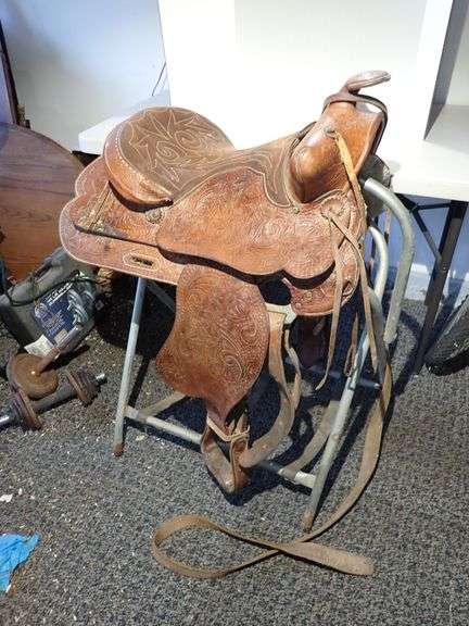Vintage Western Tooled Leather Embossed 15” Hereford Tex Tan Western Pleasure Trail Saddle # 663 w/c