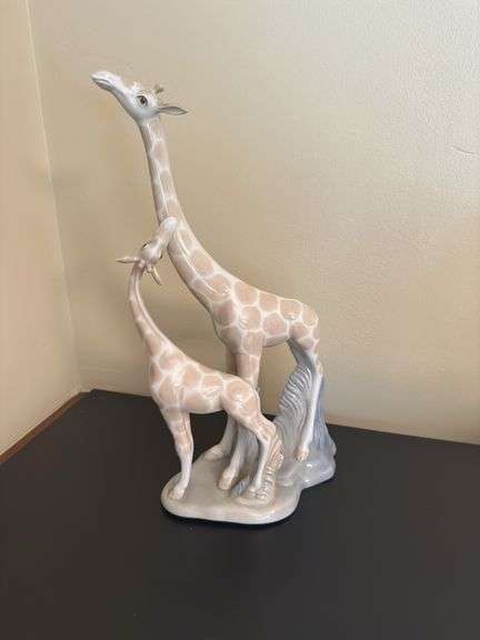 Rare Miguel Requena giraffe figurine