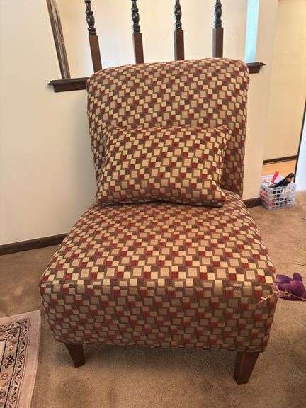 Armless side chair