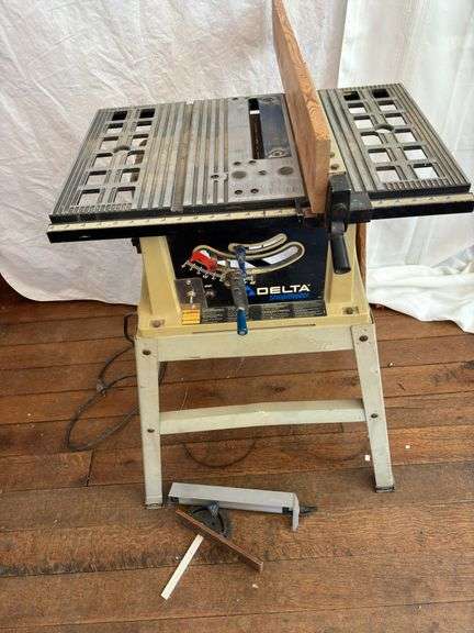 Delta Shopmaster Table Saw