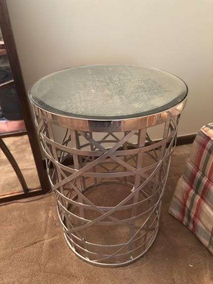 Metal /mirror end table