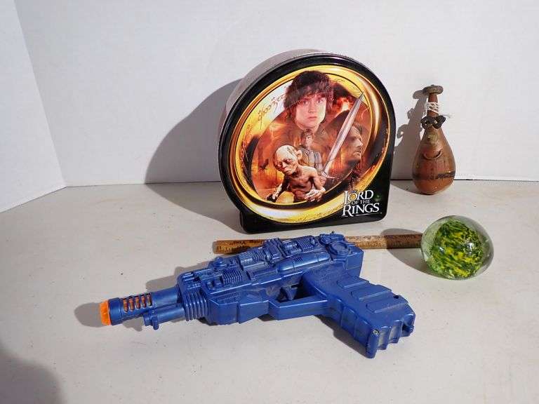 LOTR 500pc Puzzle - Gord Man - Tamfort Space Patrol Laser Gun - Glass Paperweight
