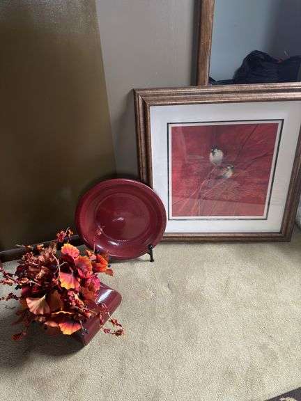 Maroon decor-art, pottery
